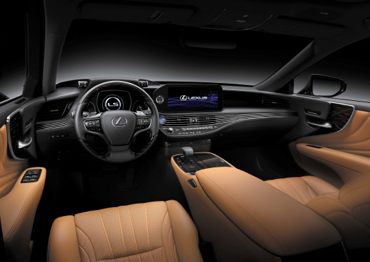 렉서스 LS500 1열.<렉서스코리아 제공>